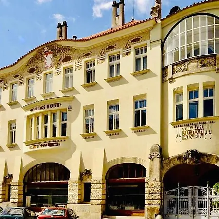 Okresni Dum Hotel
