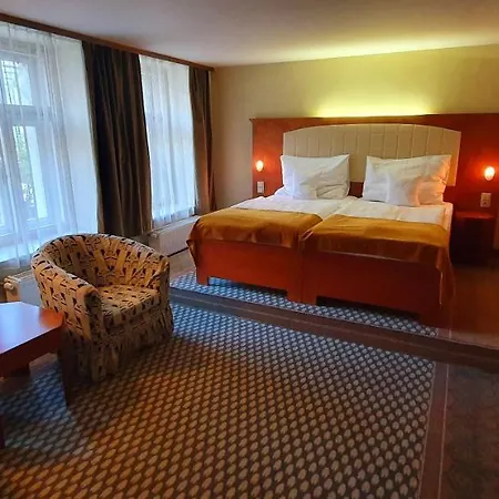 Hotel Okresni Dum 4*