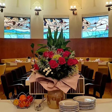 Okresni Dum Hotel Hradec Kralove