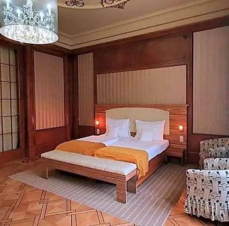 Hotel Okresni Dum 4*