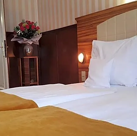 Okresni Dum 4* Hradec Králové
