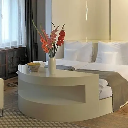 Okresni Dum Hotel Hradec Králové