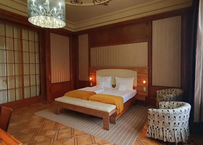 Okresní Dům Hotel